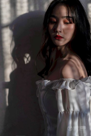 从后面抱着妈妈突然脸一红